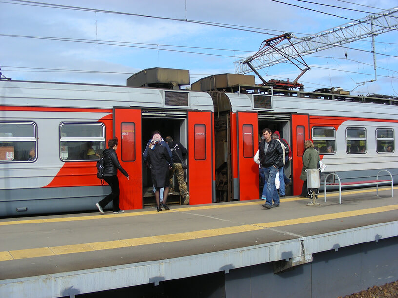 РЖД люди на пироне/ ФотобанкЛори