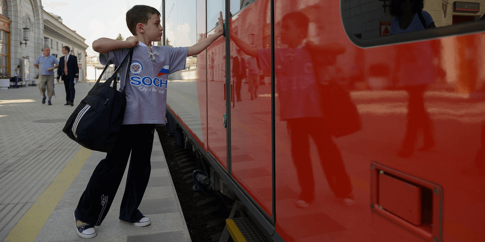 Ребенок в поезде один