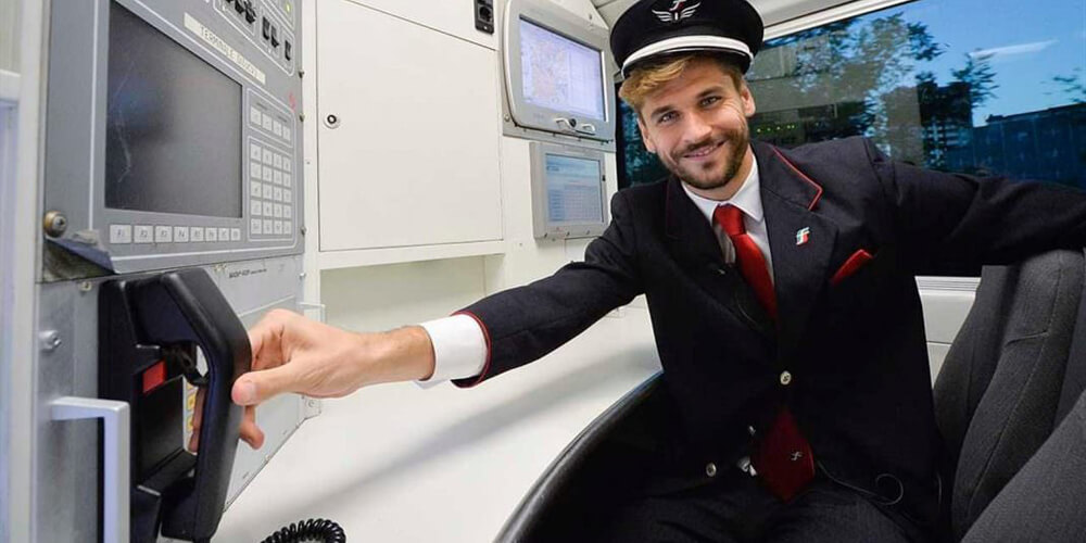 Ребенок в поезде один