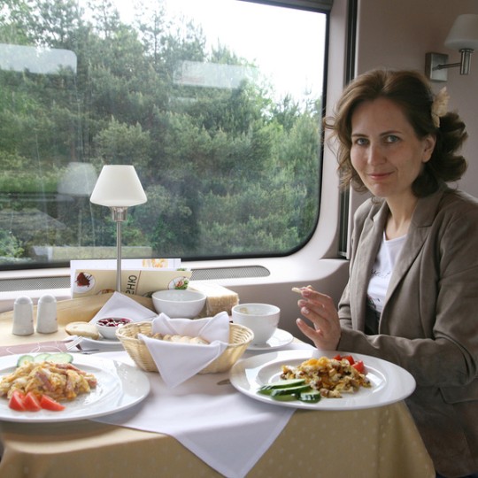 Курочка, огурчики и яйца на обед – прошлое или будущее РЖД? Про важный аспект путешествия на поездах