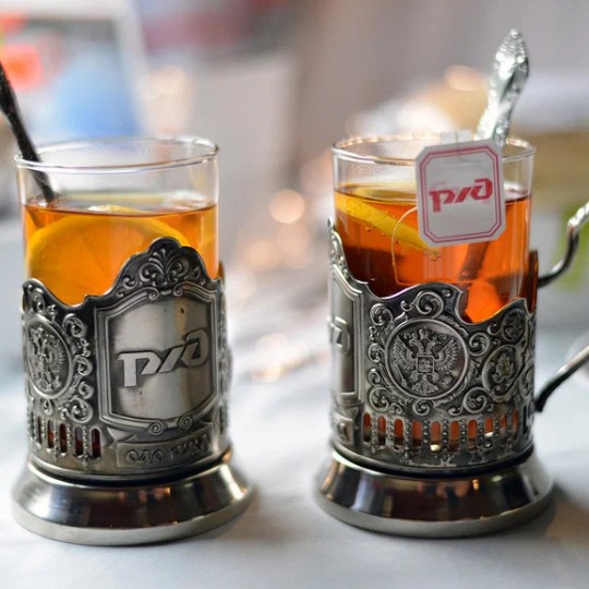 Культура еды в поездах, вокзалах и перронах по России