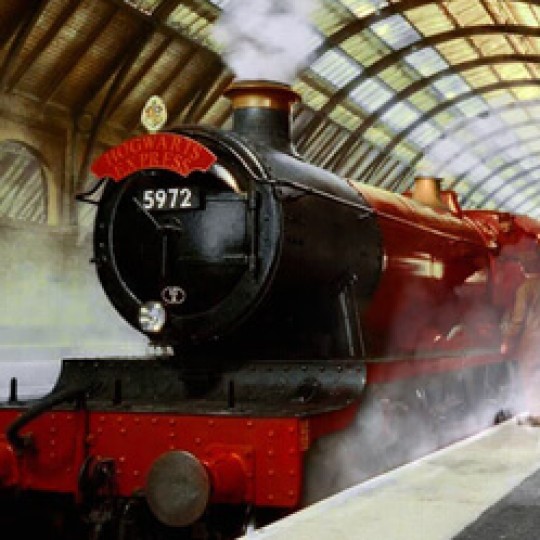 Один билет до Хогвартса, пожалуйста!