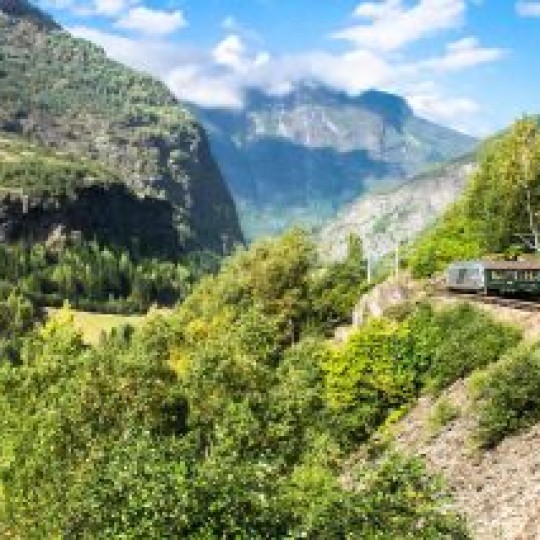 Для влюбленных в поезда: необычные железнодорожные маршруты мира